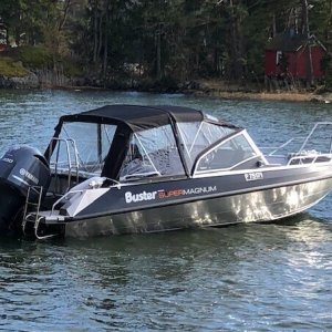 Buster Supermagnum 2016 (tagen i bruk 2020) med Yamaha 300 hk från 2020