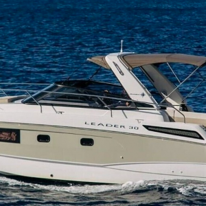 Jeanneau Leader 30 med MerCruiser 320 hk från 2017