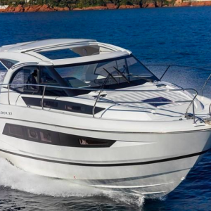 Jeanneau Leader 33 med Suzuki 2 x 250 hk från 2020
