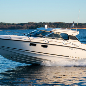 Aquador 27HT med Mercury 3.0 V6 270hk från 2019