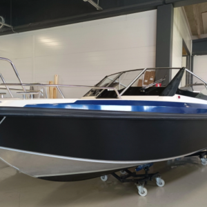Buster Magnum E med Yamaha 200hk från 2019