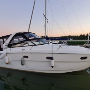 Bavaria Sport 31 med 2 x MerCruiser 260hk från 2012