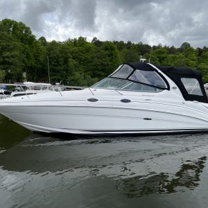 Sea Ray 315 Sundancer med 2x Mercruiser 220 HK från 2006