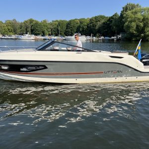 Uttern D70 med Mercury 200 HK från 2017