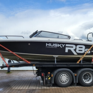 Finnmaster Husky R8 med Yamaha 300 hk från 2021 /  Få timmar!