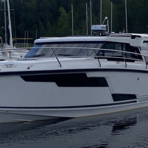 Aquador 300 HT med Yanmar 370 hk från 2023