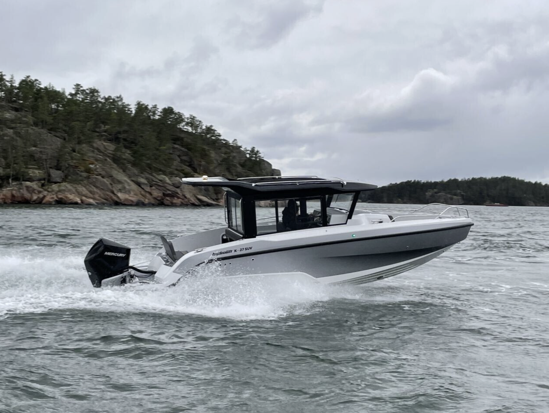 Hydrolift X-27 SUV med Mercury 300hk från 2022 / Ny båt! / 11 833 kr/mån - Bild 2