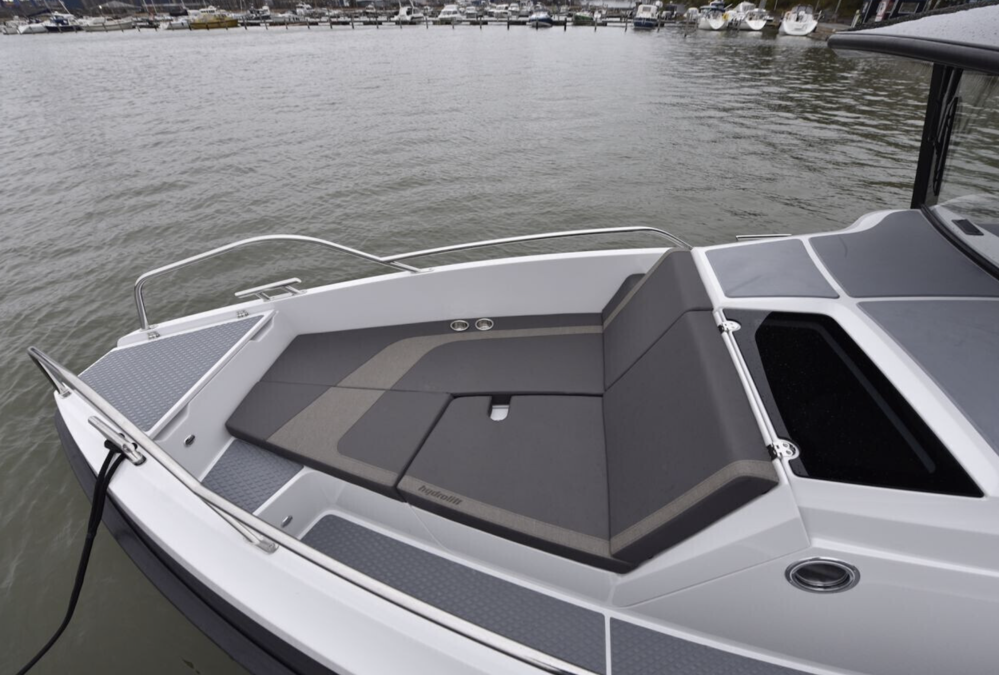 Hydrolift X-27 SUV med Mercury 300hk från 2022 / Ny båt! / 11 833 kr/mån - Bild 3
