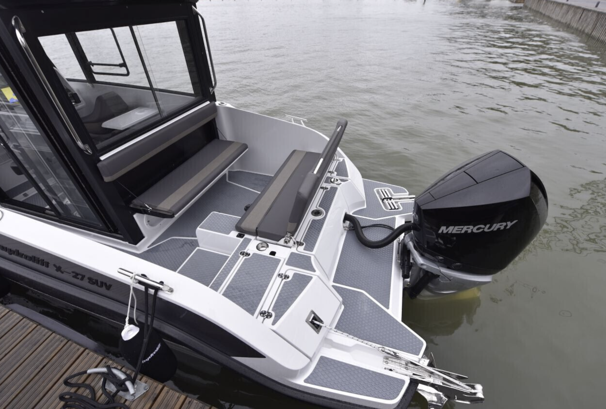 Hydrolift X-27 SUV med Mercury 300hk från 2022 / Ny båt! / 11 833 kr/mån - Bild 4