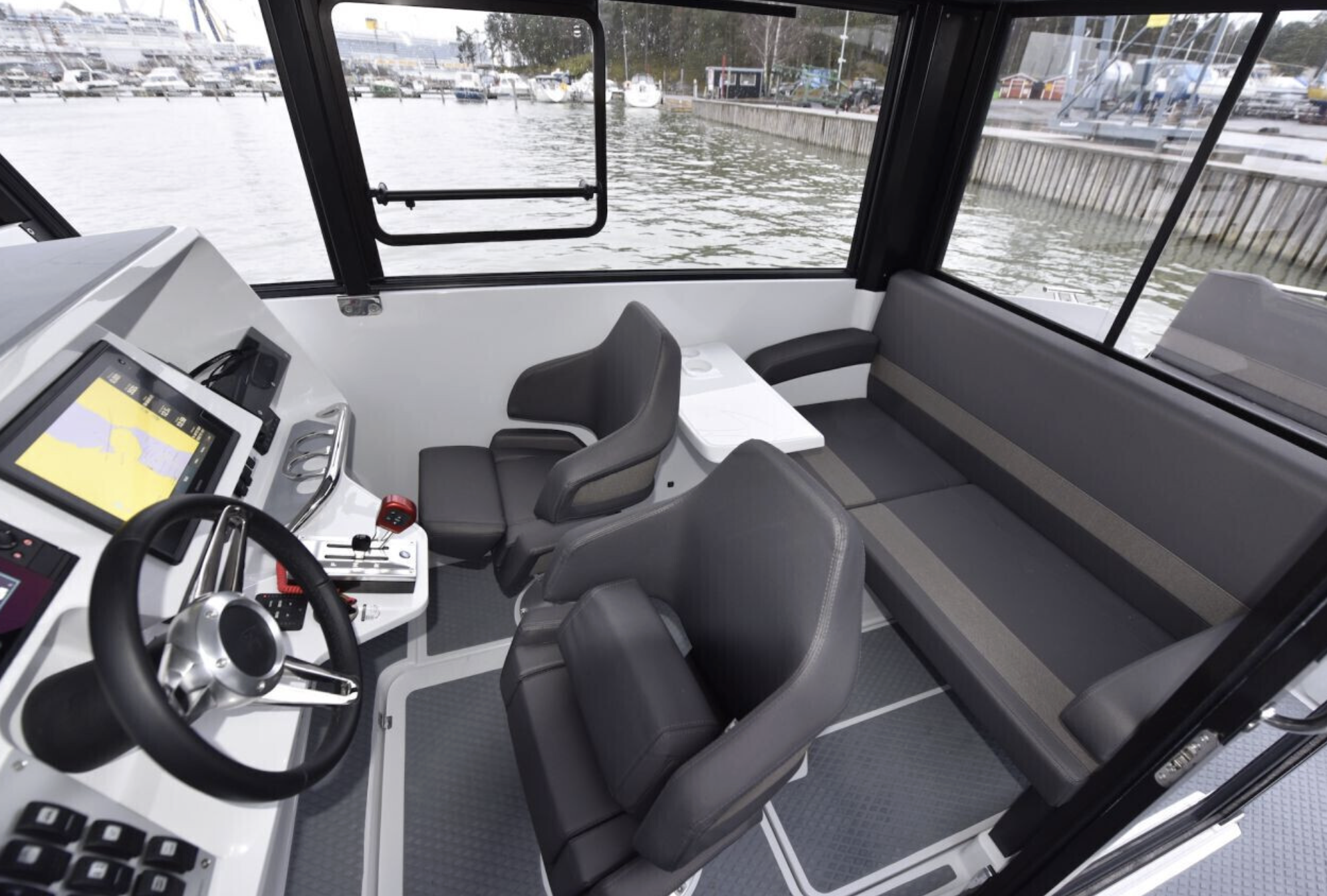 Hydrolift X-27 SUV med Mercury 300hk från 2022 / Ny båt! / 11 833 kr/mån - Bild 5