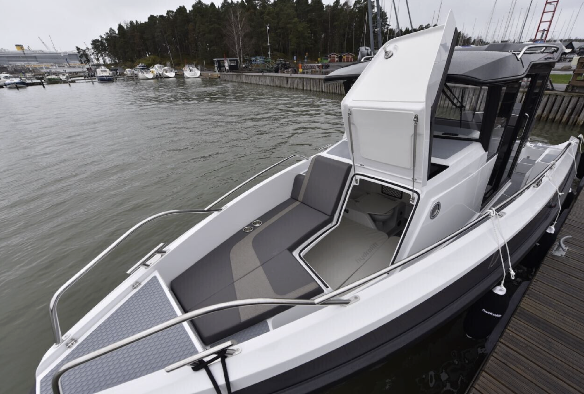 Hydrolift X-27 SUV med Mercury 300hk från 2022 / Ny båt! / 11 833 kr/mån - Bild 7