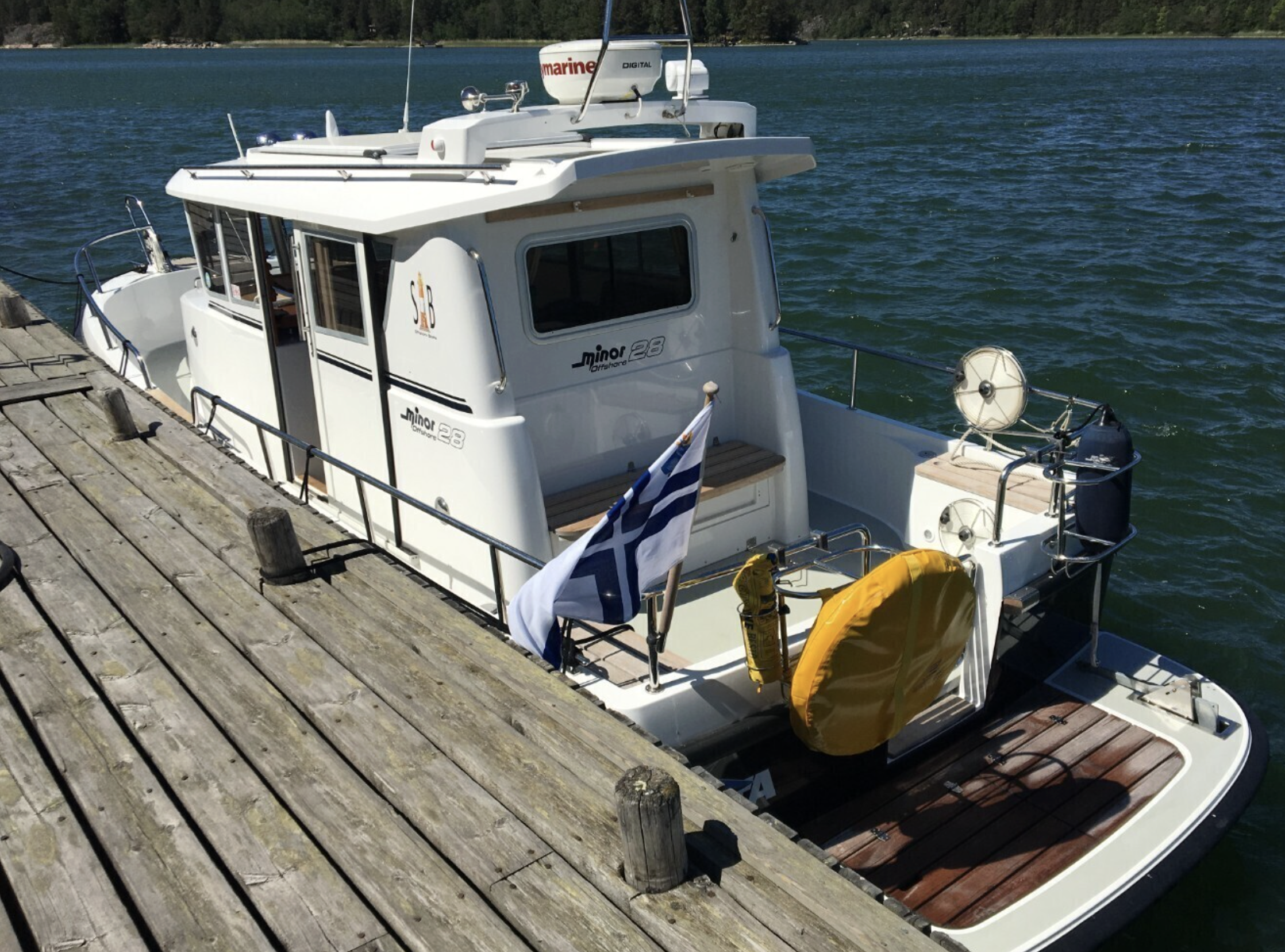 Minor Offshore 28 med Volvo Penta 330 hk från 2011 / 6 851 kr/mån - Bild 2