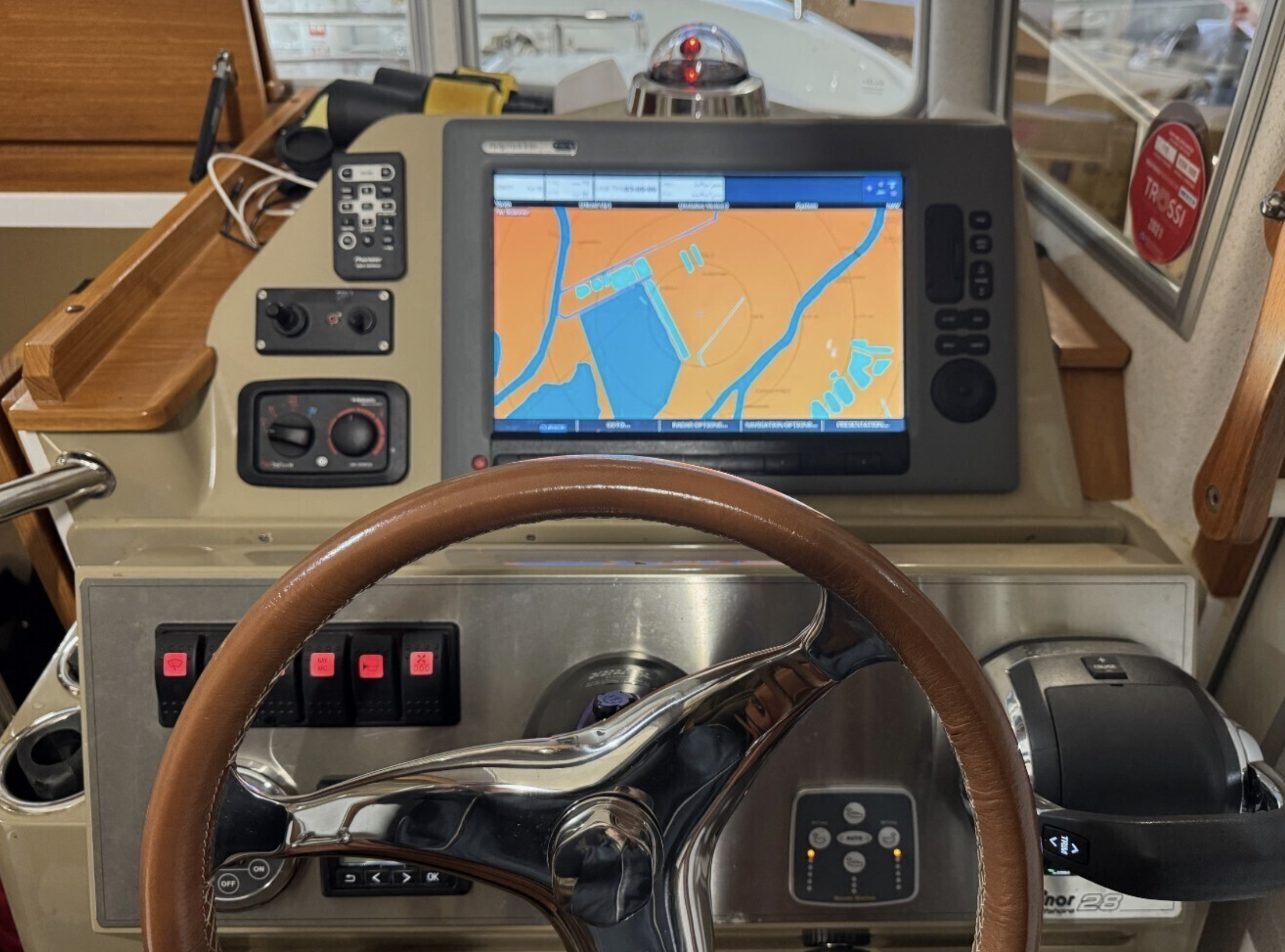 Minor Offshore 28 med Volvo Penta 330 hk från 2011 / 6 851 kr/mån - Bild 5