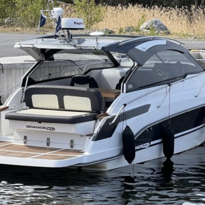 Grandezza 28 OC med Volvo Penta 260HK från 2017 / 7 739 kr/mån