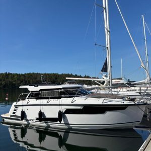 Aquador 300 HT med Yanmar 370 hk från 2023 17 506 kr/mån