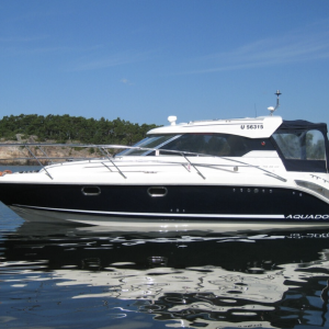 Aquador 28 HT med MerCruiser 350 HK från 2011 / En ägare, absolut toppskick!