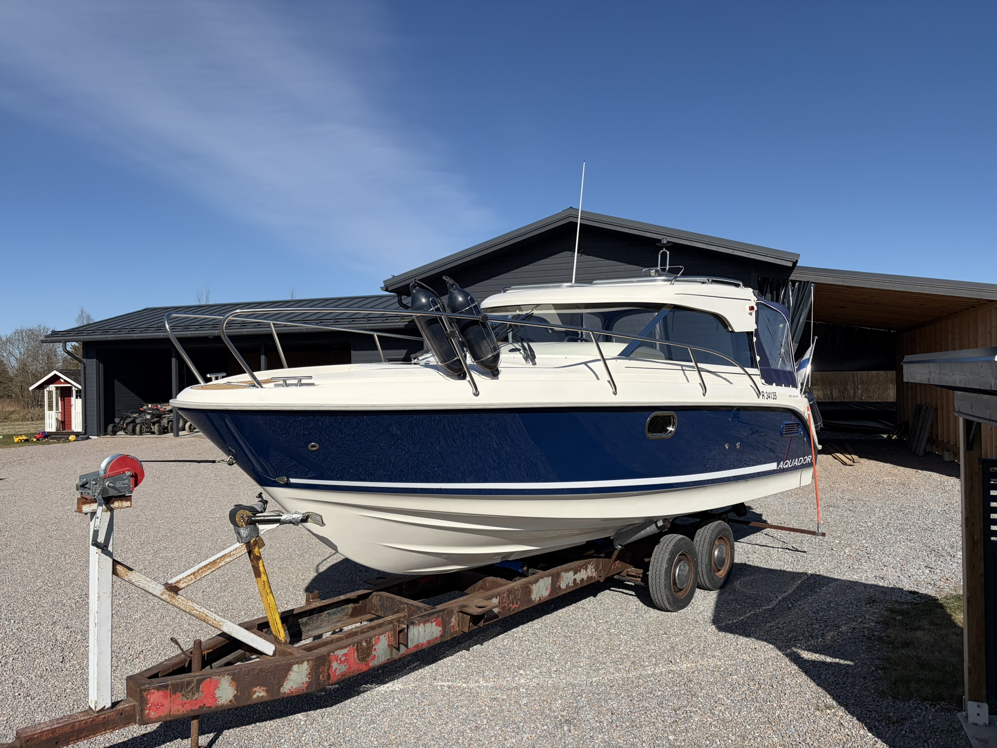 Aquador 23 HT med Volvo Penta 170 hk från 2005 / 3 473 kr/mån - Bild 17