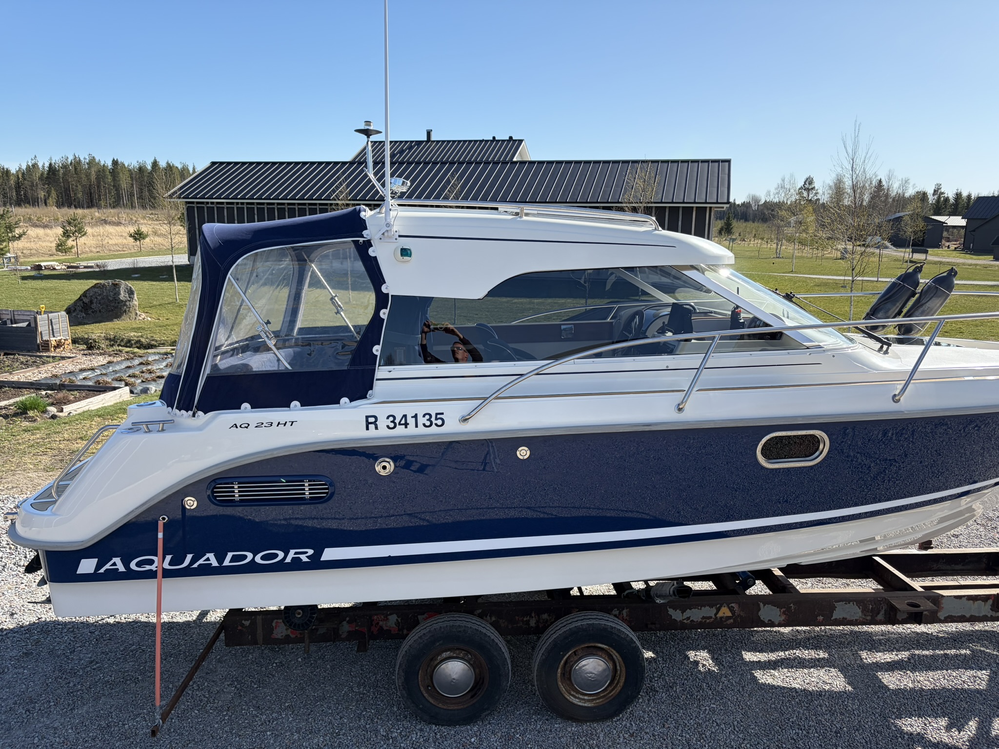 Aquador 23 HT med Volvo Penta 170 hk från 2005 / 3 473 kr/mån - Bild 12