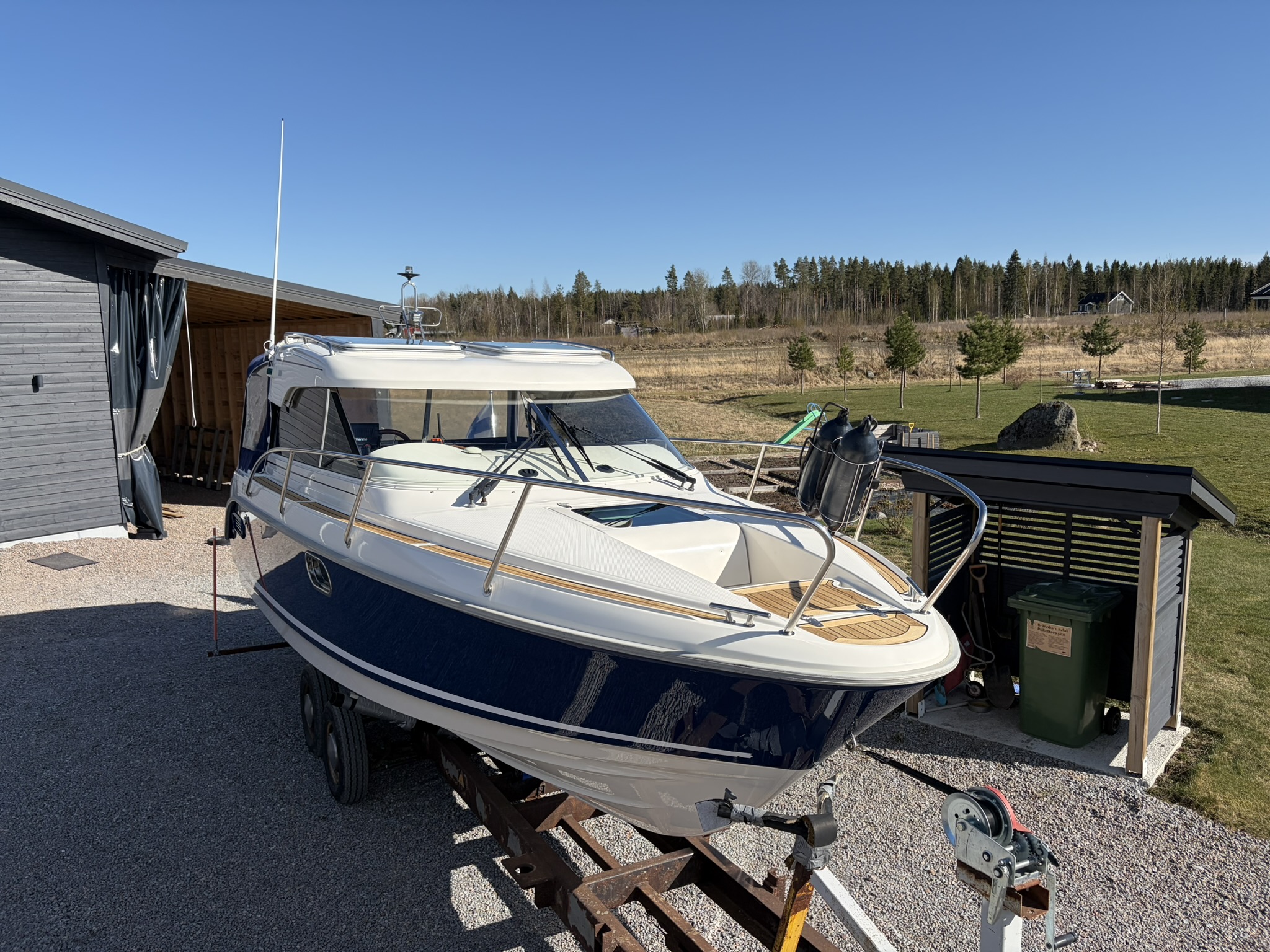 Aquador 23 HT med Volvo Penta 170 hk från 2005 / 3 473 kr/mån - Bild 11