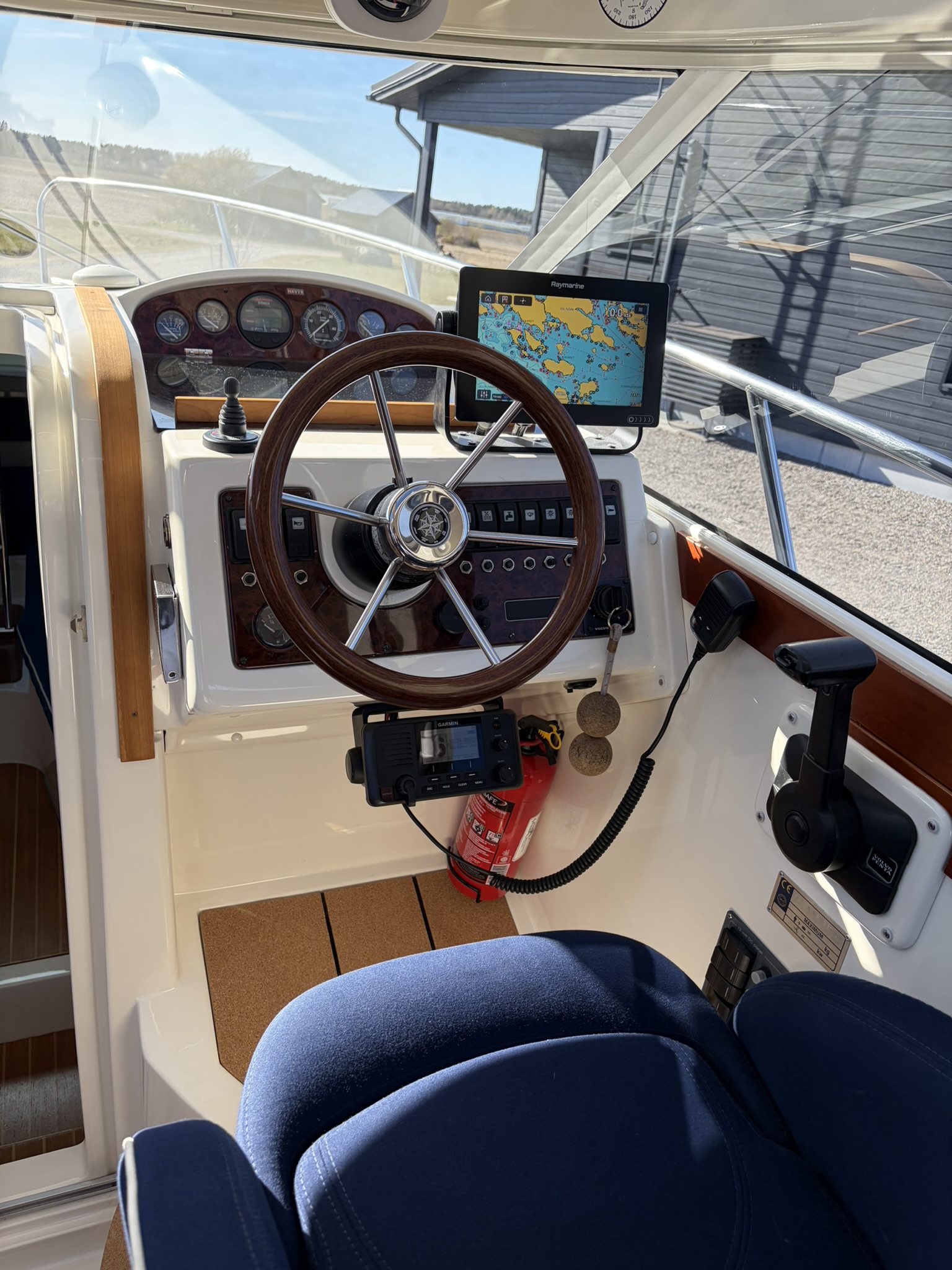 Aquador 23 HT med Volvo Penta 170 hk från 2005 / 3 473 kr/mån - Bild 9