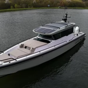 Axopar 37 XC Brabus Line med 2 x Mercury 400 hk från 2025 / Bara 10 timmar!