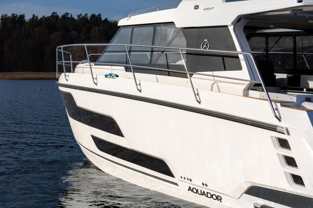 Aquador 400 HT med 2 x Volvo Penta 320 hk från 2025 / Passa på! - Bild 3
