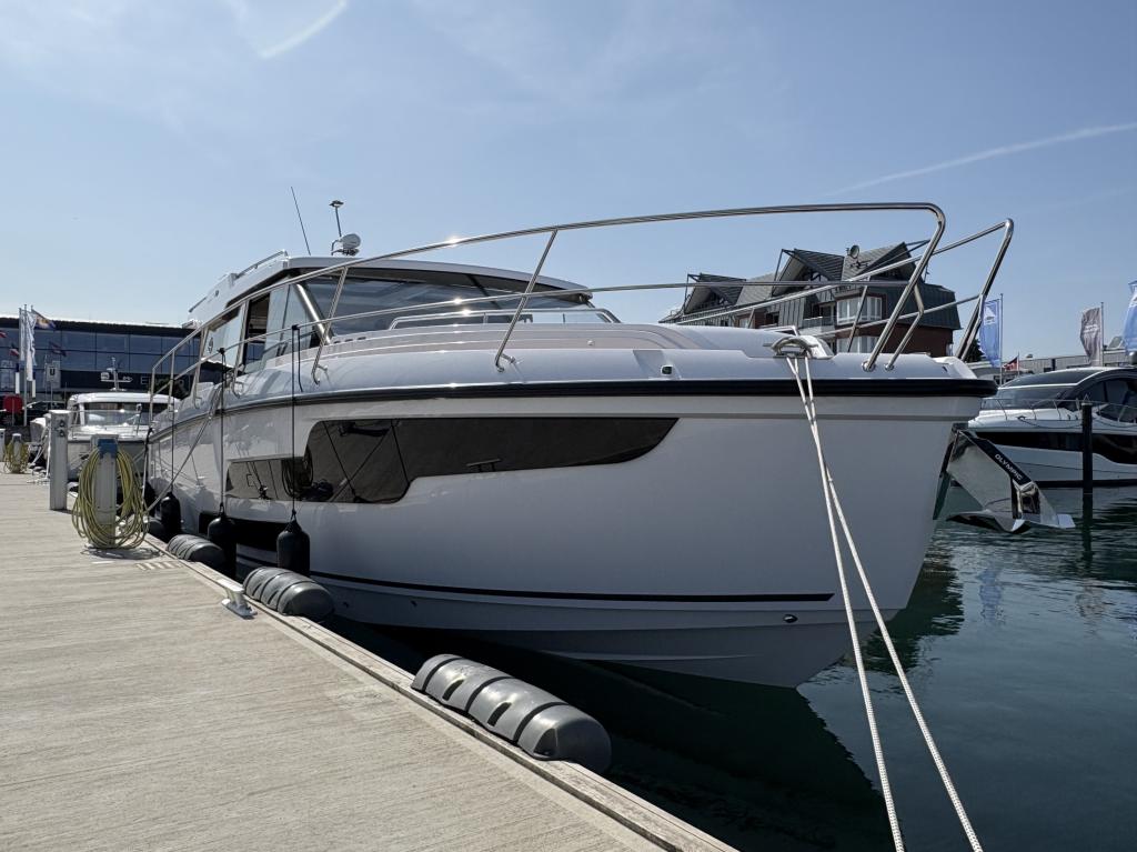 Aquador 400 HT med 2 x Volvo Penta 320 hk från 2025 / Passa på! - Bild 6