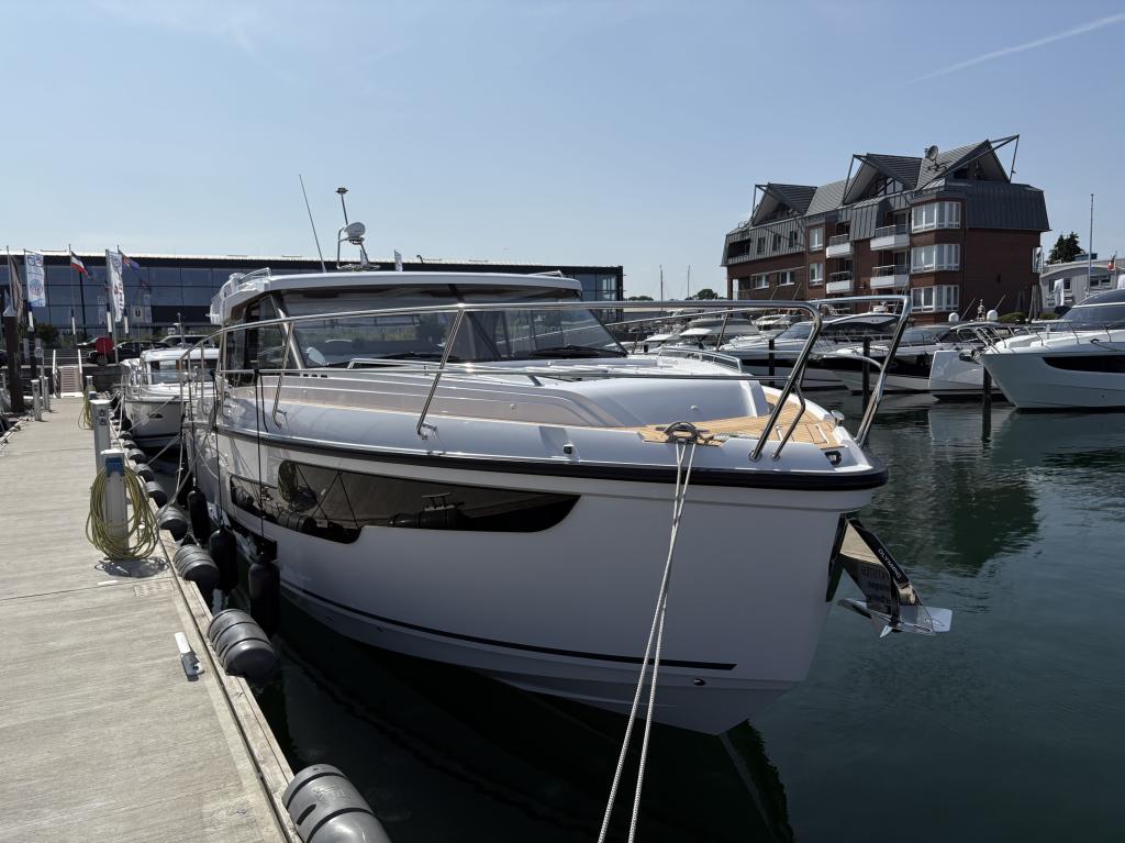 Aquador 400 HT med 2 x Volvo Penta 320 hk från 2025 / Passa på! - Bild 7