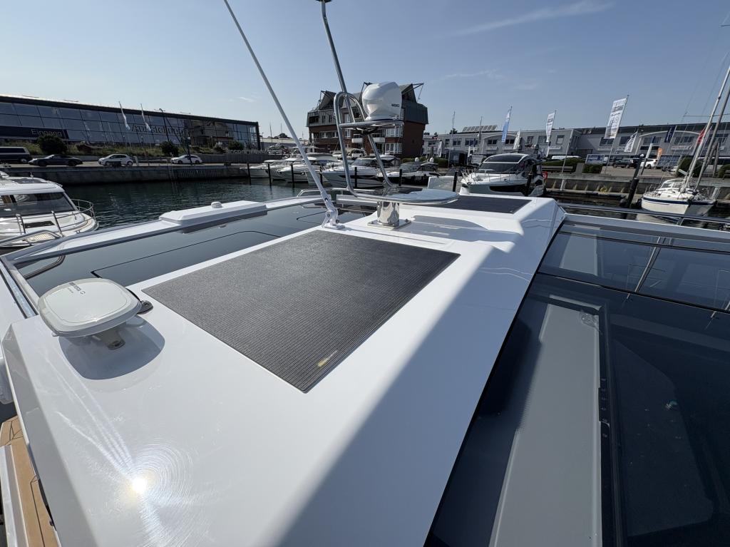 Aquador 400 HT med 2 x Volvo Penta 320 hk från 2025 / Passa på! - Bild 23