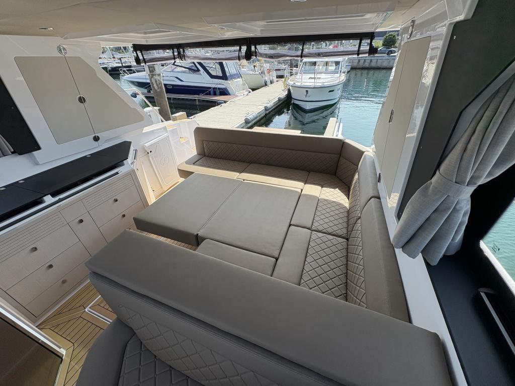 Aquador 400 HT med 2 x Volvo Penta 320 hk från 2025 / Passa på! - Bild 25