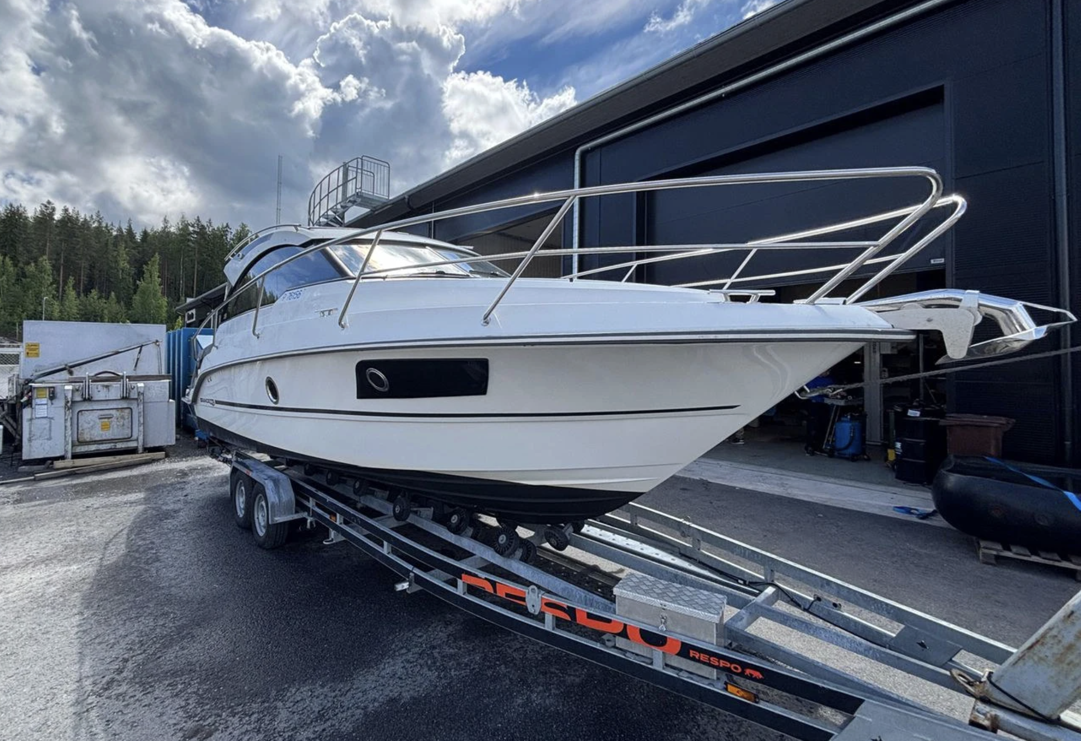 Grandezza 28 OC med Volvo Penta 270HK från 2020 / 9 347 kr/mån