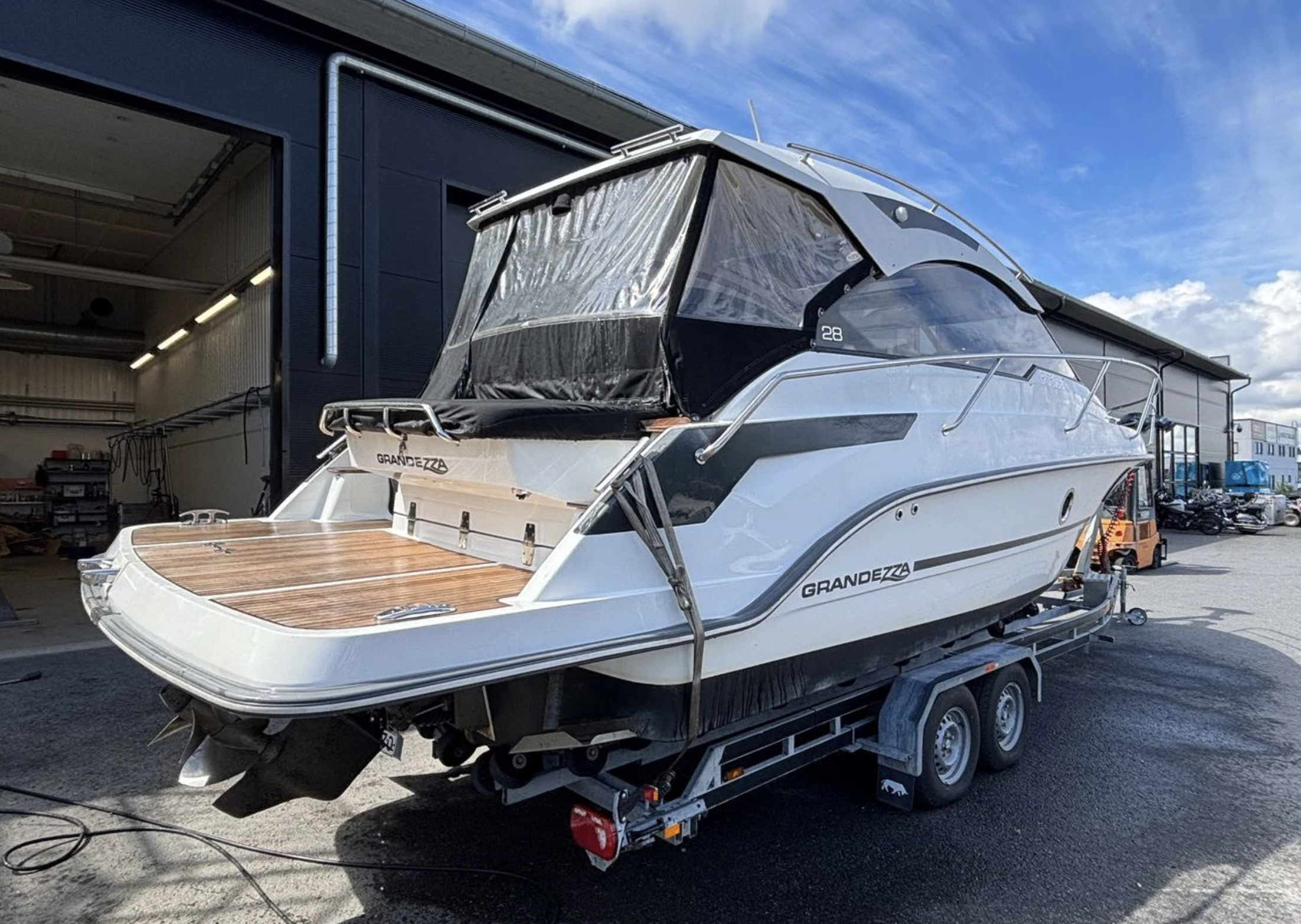Grandezza 28 OC med Volvo Penta 270HK från 2020 / 9 347 kr/mån - Bild 3
