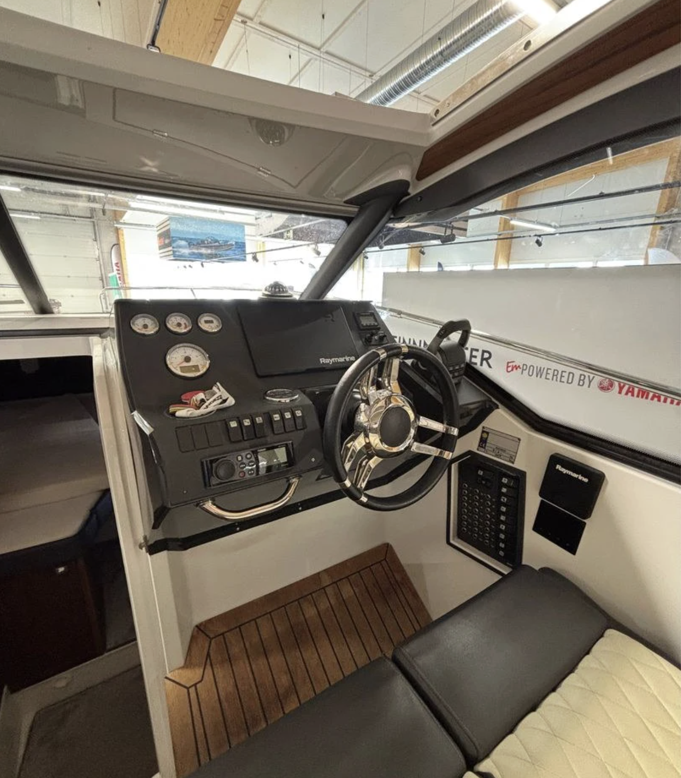 Grandezza 28 OC med Volvo Penta 270HK från 2020 / 9 347 kr/mån - Bild 18