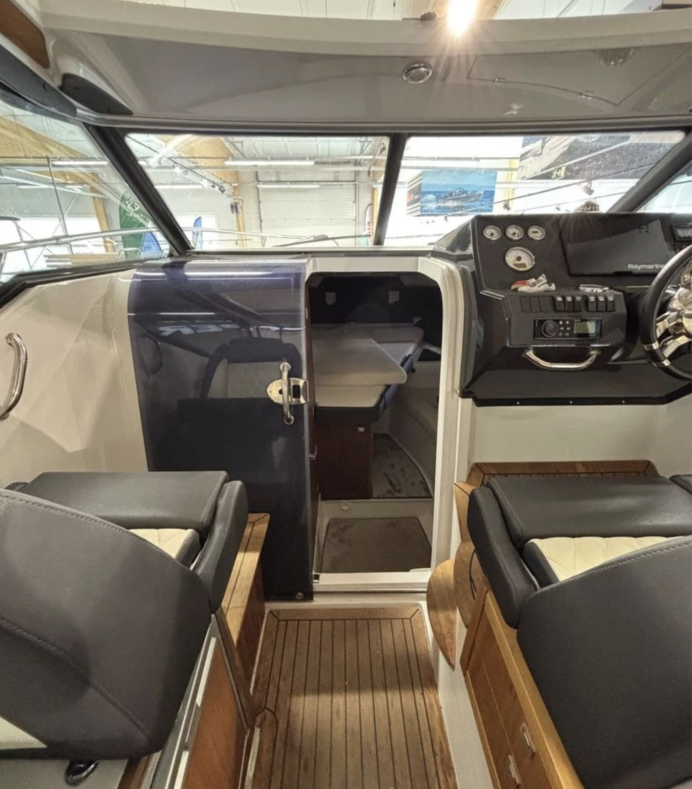 Grandezza 28 OC med Volvo Penta 270HK från 2020 / 9 347 kr/mån - Bild 5