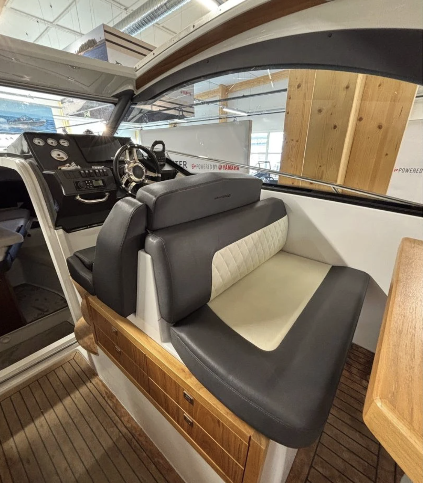 Grandezza 28 OC med Volvo Penta 270HK från 2020 / 9 347 kr/mån - Bild 15