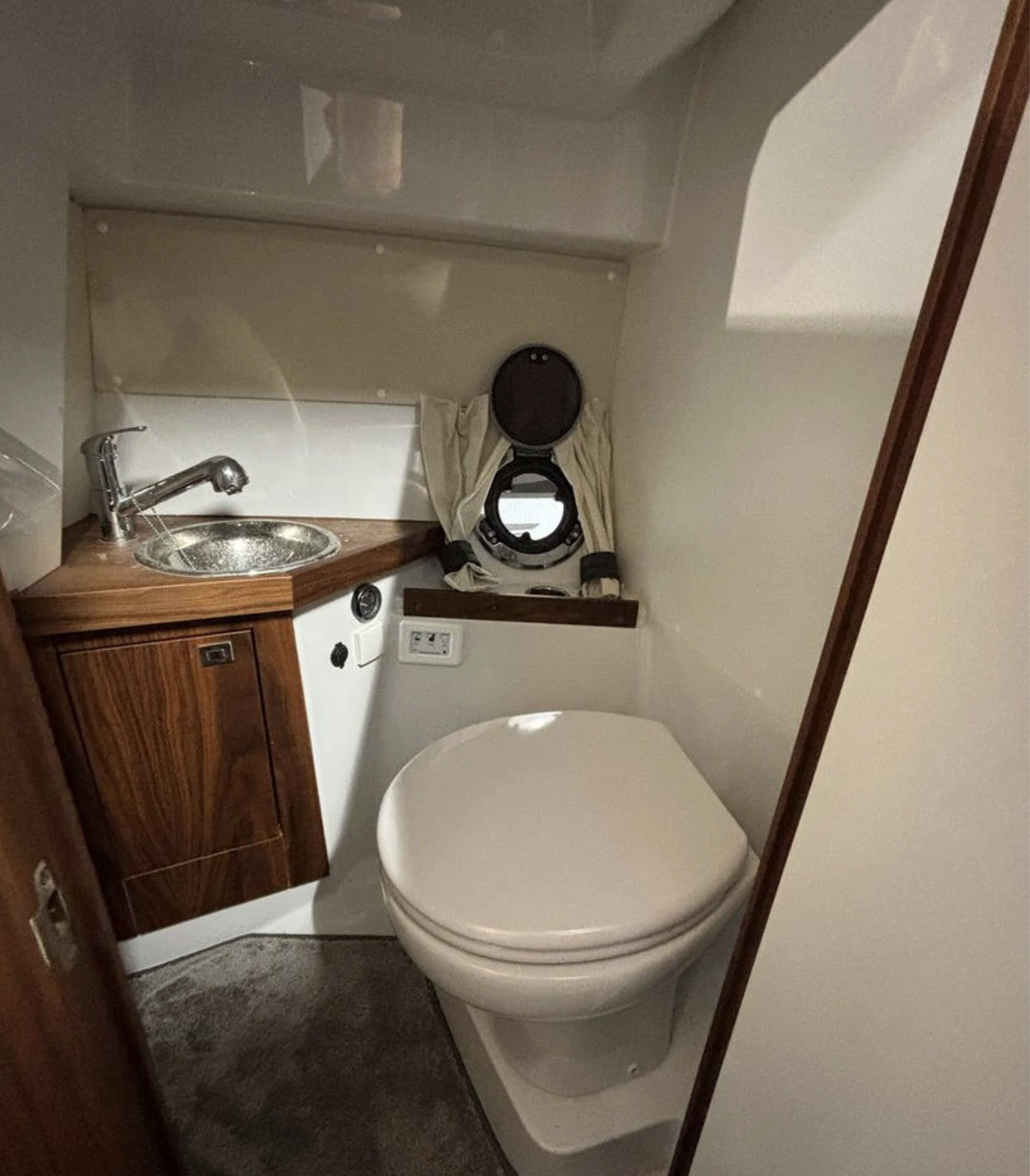 Grandezza 28 OC med Volvo Penta 270HK från 2020 / 9 347 kr/mån - Bild 12