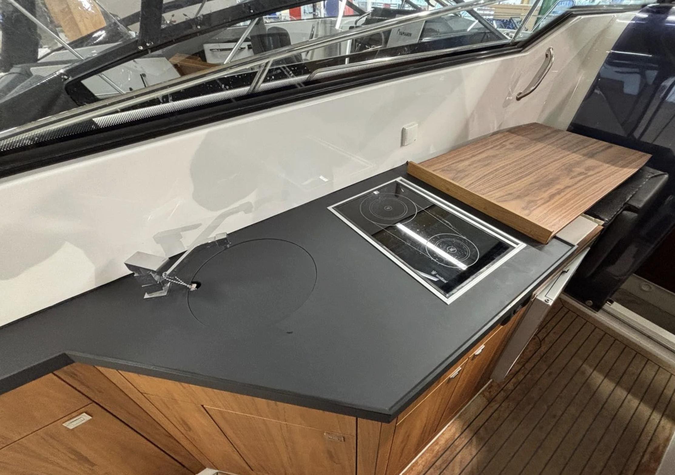 Grandezza 28 OC med Volvo Penta 270HK från 2020 / 9 347 kr/mån - Bild 9
