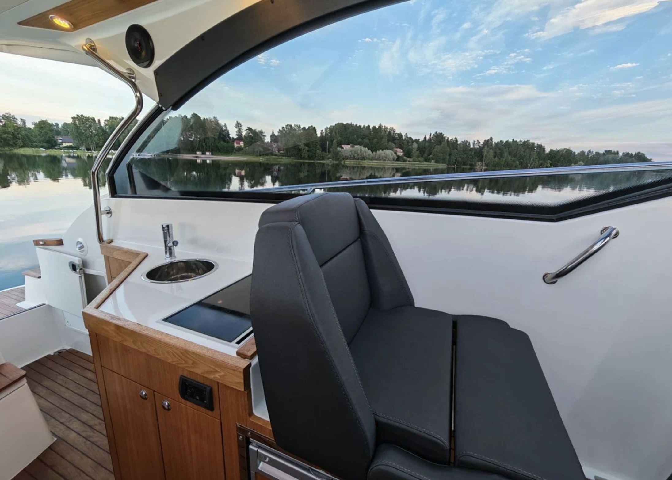 Grandezza 27 OC med Volvo Penta 260 HK från 2014 / 6 407 kr/mån - Bild 9