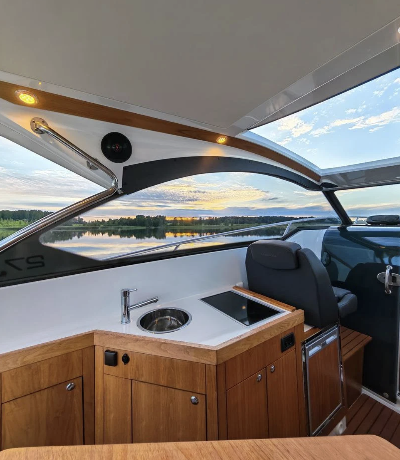 Grandezza 27 OC med Volvo Penta 260 HK från 2014 / 6 407 kr/mån - Bild 11