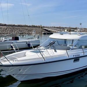Aquador 25 HT med MerCruiser 250 HK från 2019 / 5 174 kr/mån