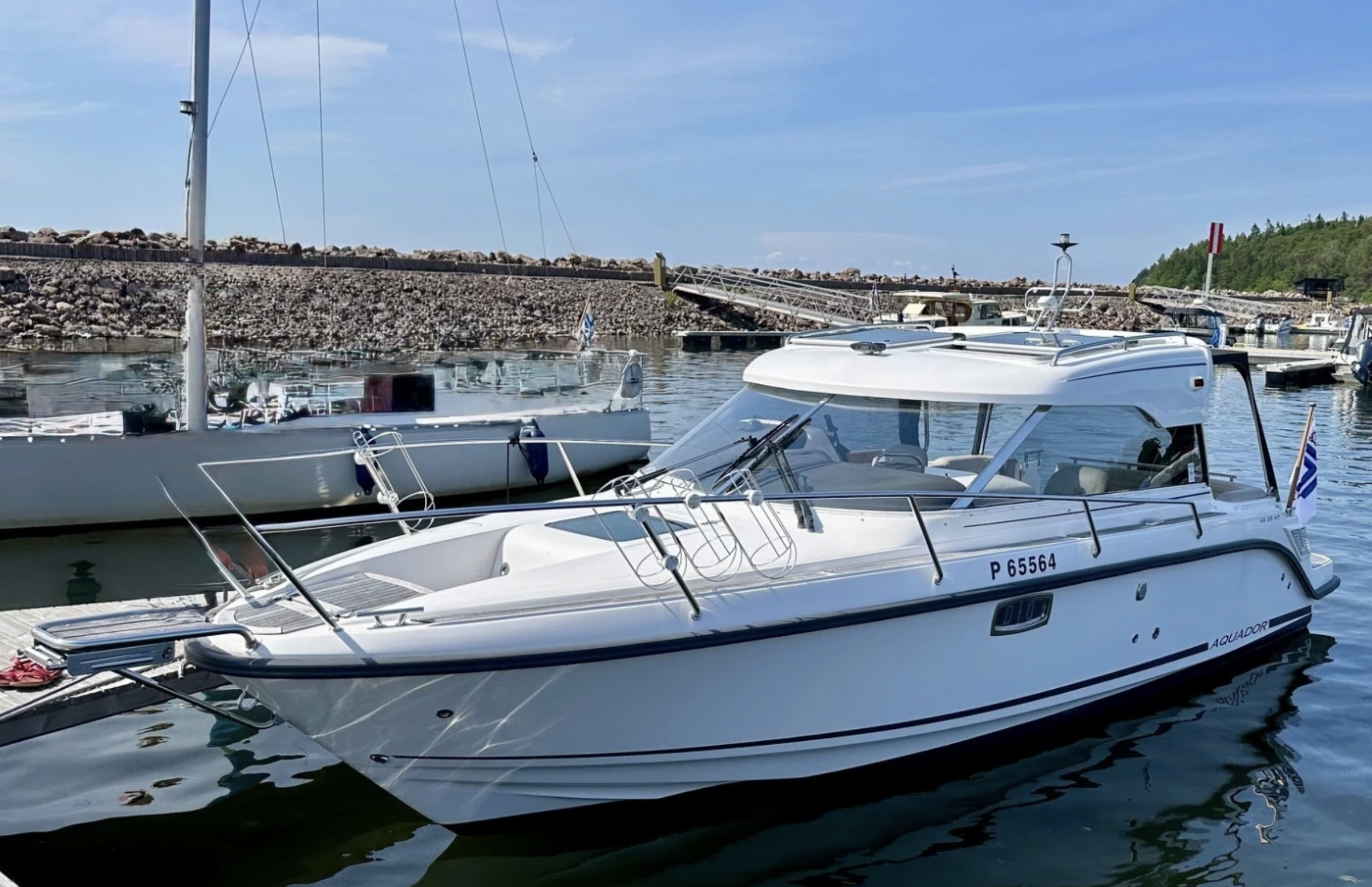Aquador 25 HT med MerCruiser 250 HK från 2019 / 5 174 kr/mån