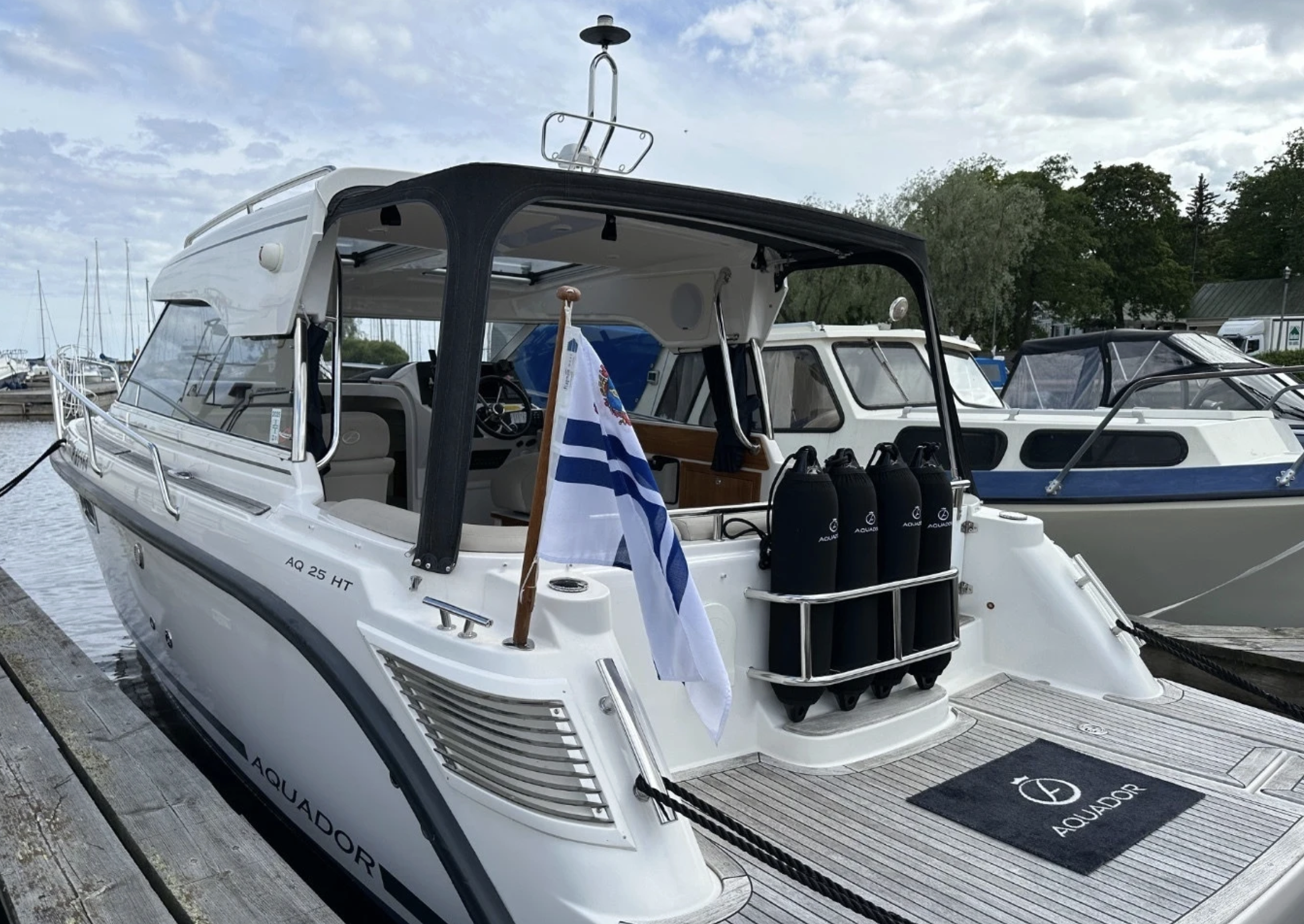 Aquador 25 HT med MerCruiser 250 HK från 2019 / 5 174 kr/mån - Bild 2