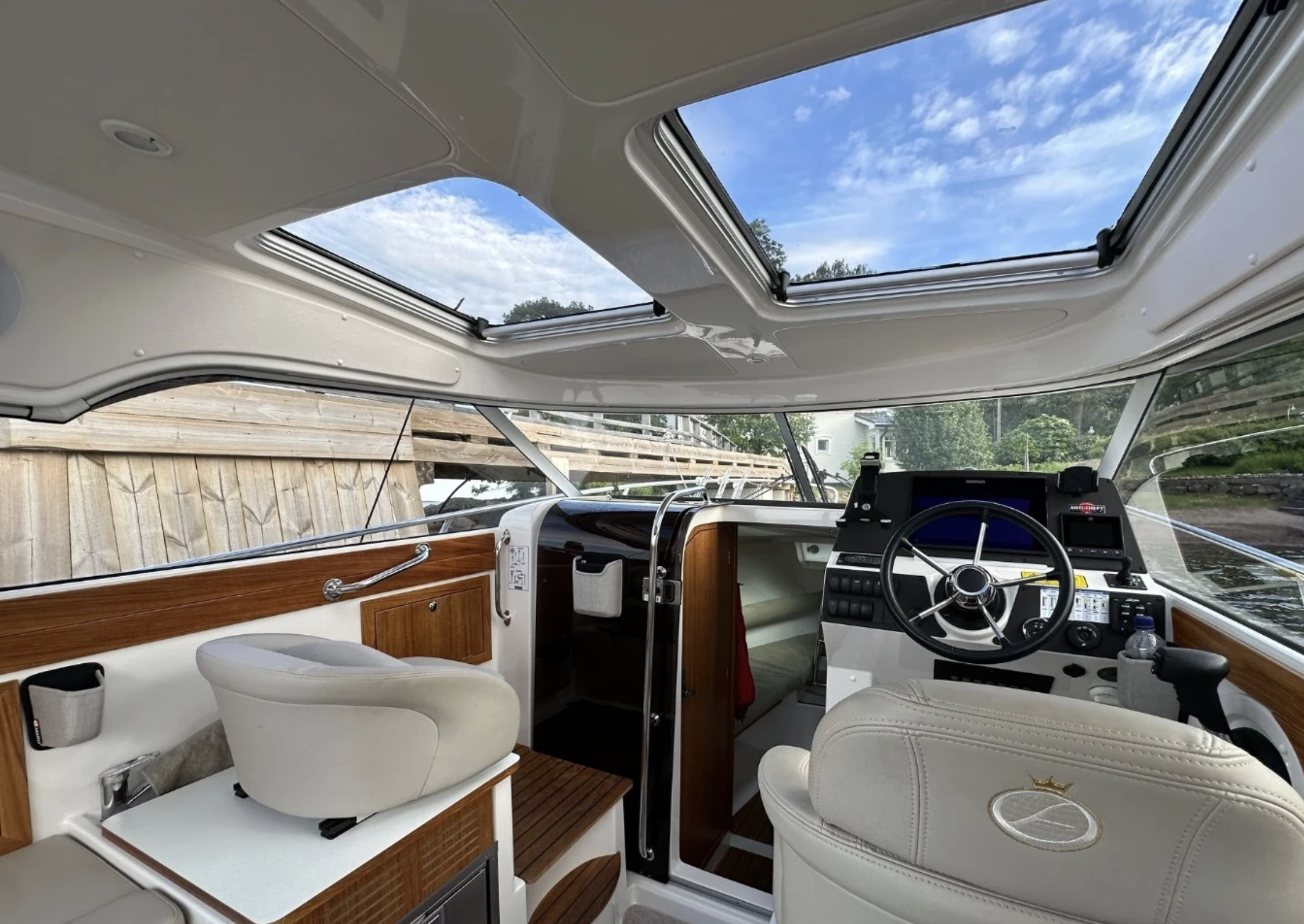 Aquador 25 HT med MerCruiser 250 HK från 2019 / 5 174 kr/mån - Bild 4