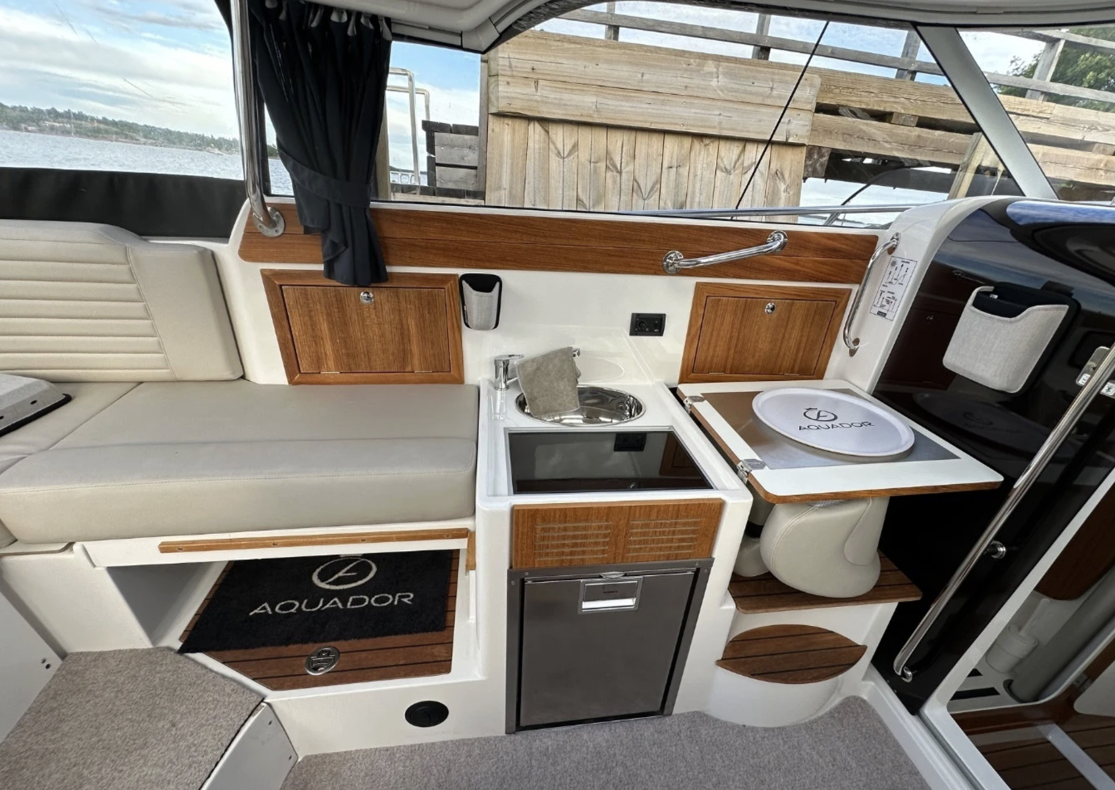 Aquador 25 HT med MerCruiser 250 HK från 2019 / 5 174 kr/mån - Bild 6