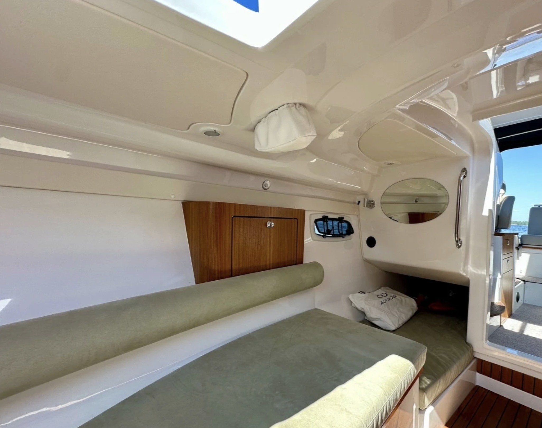 Aquador 25 HT med MerCruiser 250 HK från 2019 / 5 174 kr/mån - Bild 9
