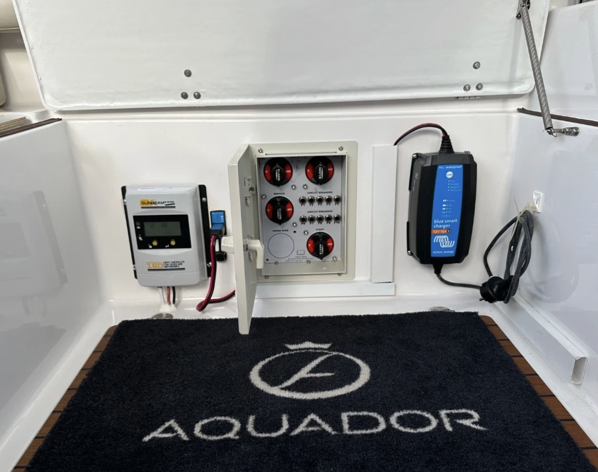Aquador 25 HT med MerCruiser 250 HK från 2019 / 5 174 kr/mån - Bild 11