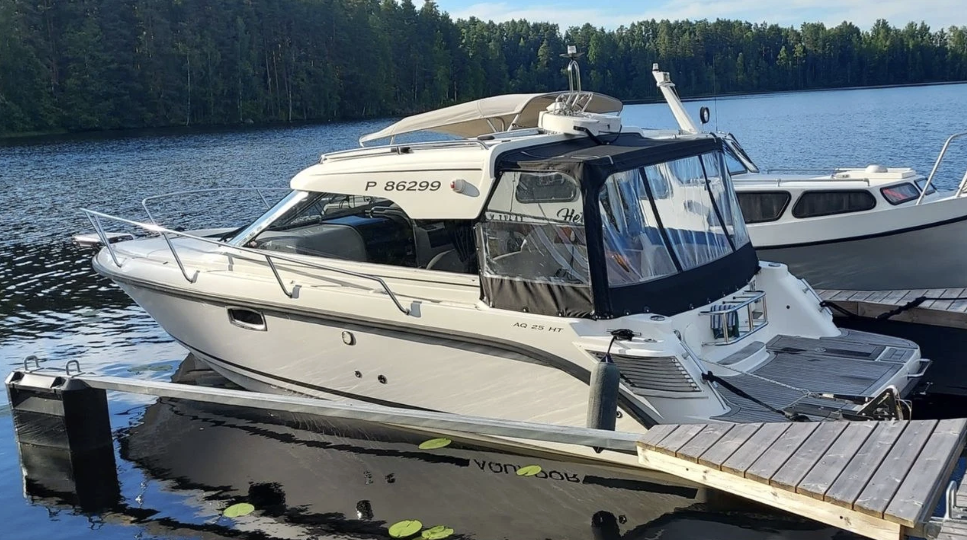 Aquador 25 HT med MerCruiser 250 HK från 2021 / 5 076 kr/mån