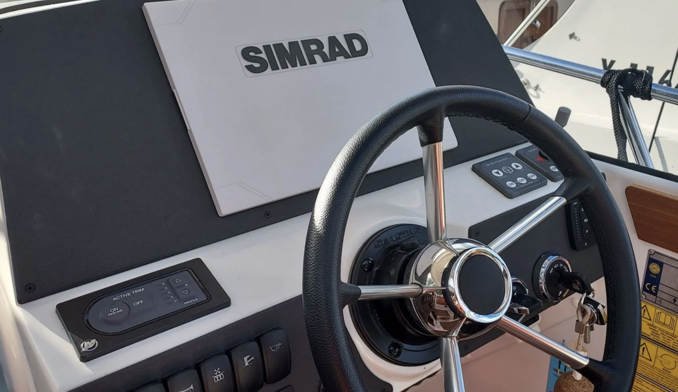 Aquador 25 HT med MerCruiser 250 HK från 2021 / 5 076 kr/mån - Bild 3