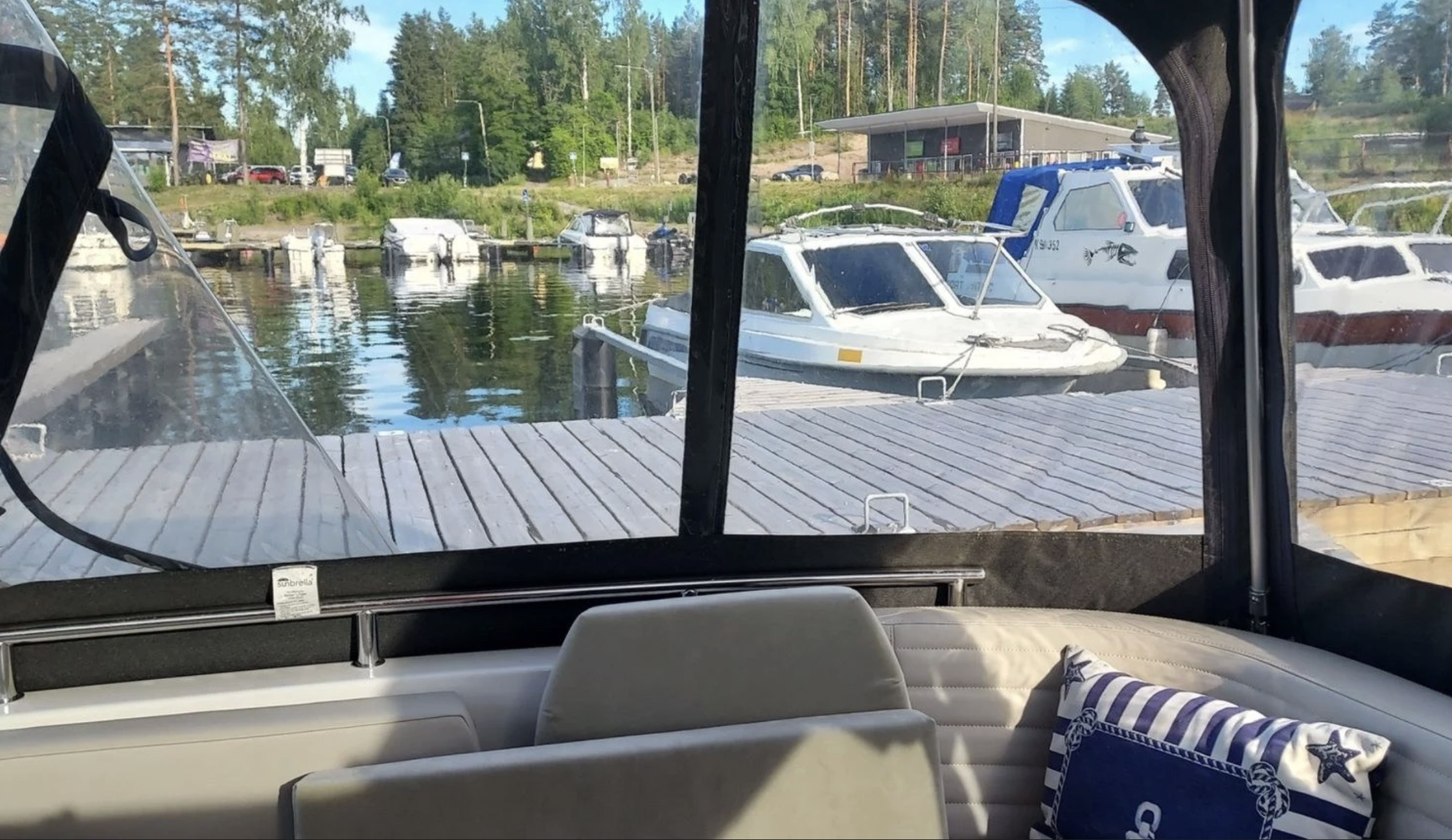Aquador 25 HT med MerCruiser 250 HK från 2021 / 5 076 kr/mån - Bild 5
