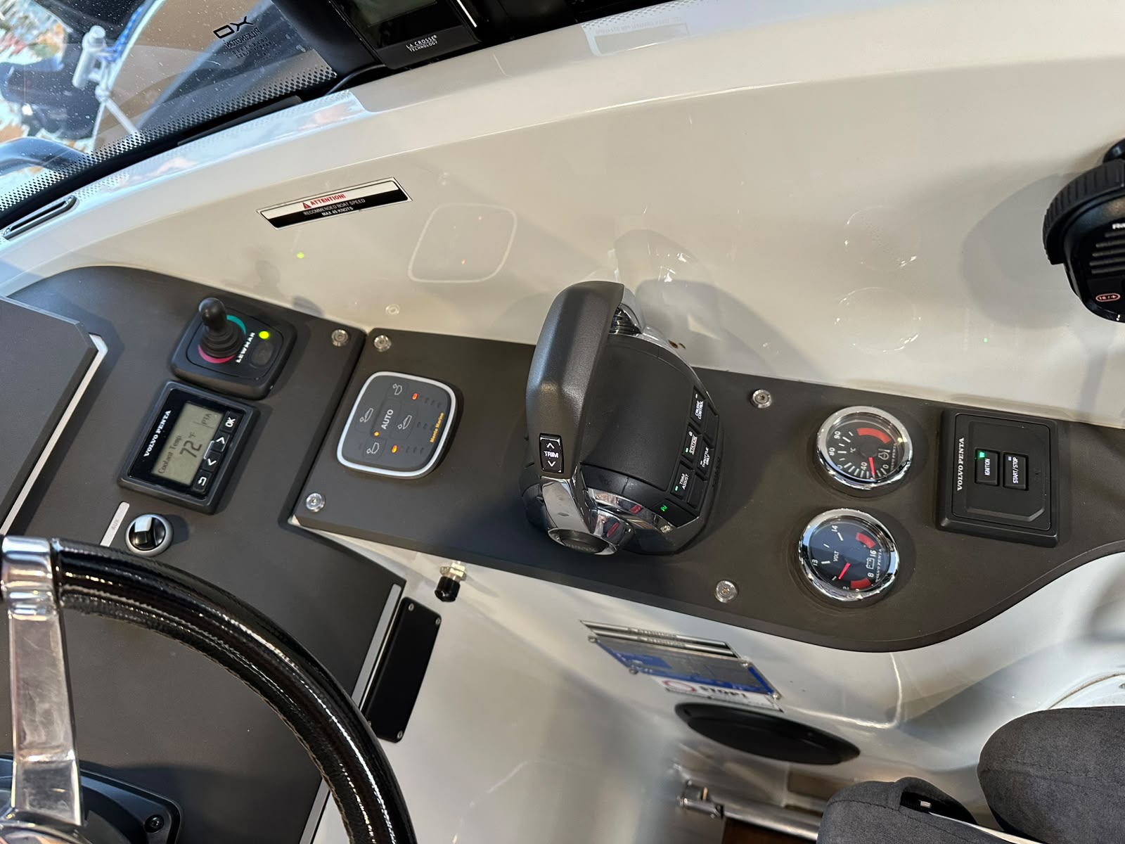 XO 270 RS Cabin med Volvo Penta 300 HK från 2015 / 5 986 kr/mån - Bild 16